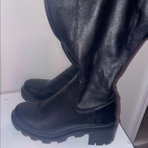 ONLY WORN ONCE BLACK STEVE MADDAN BOOTS